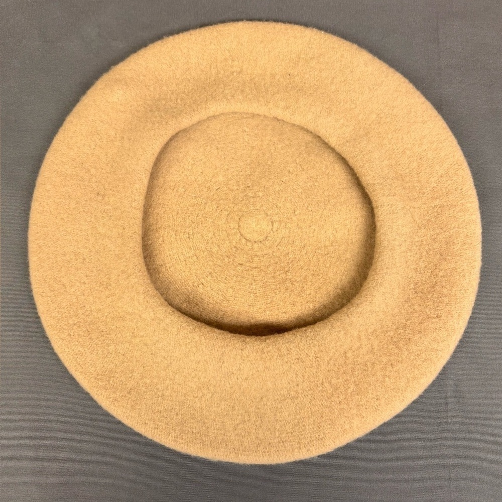 Women’s Tan Beret Hat 100% Wool One Size - Picture 3 of 4